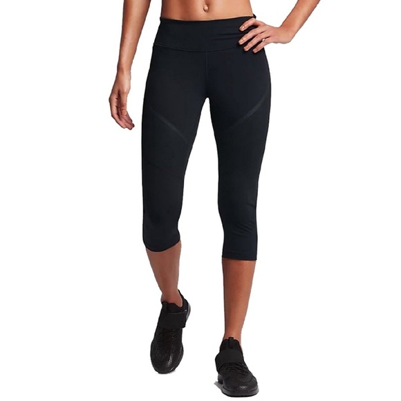 nike legend tight fit capri